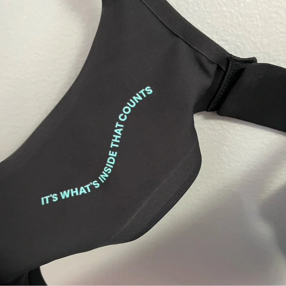 Black Daily Embrace Adjustable T-Shirt Bra Huug NWOT Medium - Picture 3 of 7